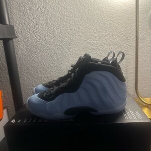 Nike Little Posite One
Psychic Blue - 5.5Y / 7W